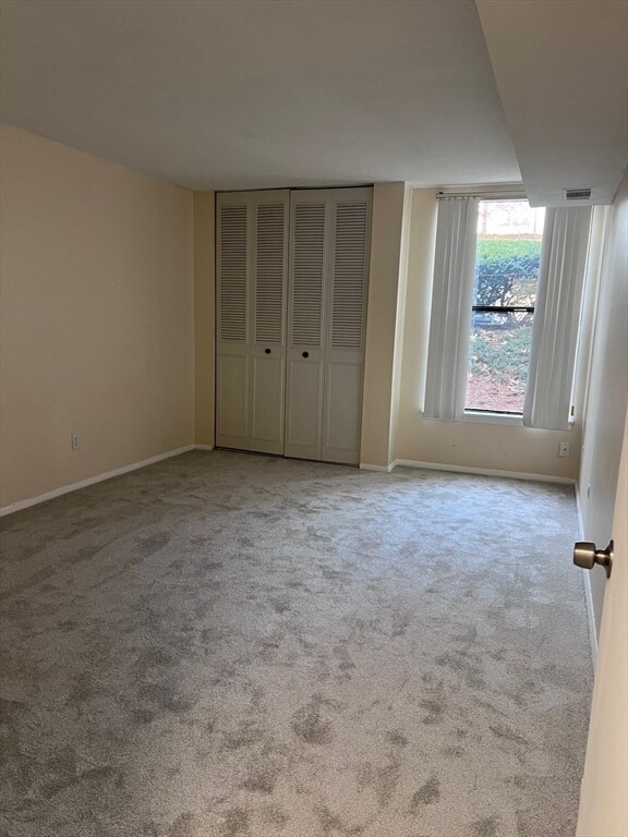 Building Photo - 32 Shrewsbury Green Dr