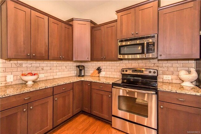 Building Photo - 9625 Gunnison Dr