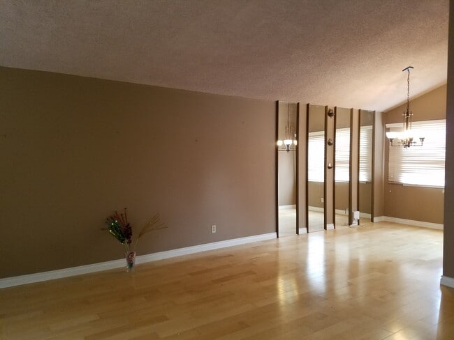 Building Photo - 15616 Lancelot Ave