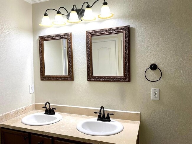 Building Photo - 731 Abundance Ln