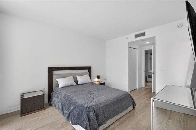 Building Photo - 55 SW 9th St