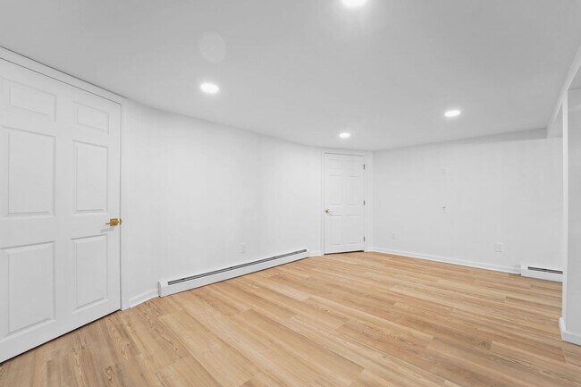 Building Photo - 116 Mary St