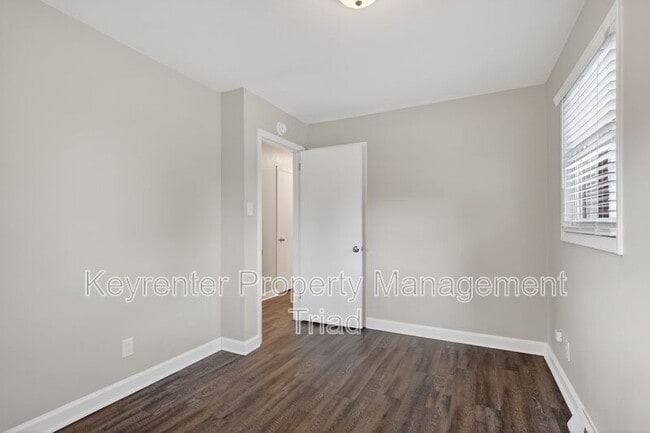 Building Photo - 8022 Linville Rd