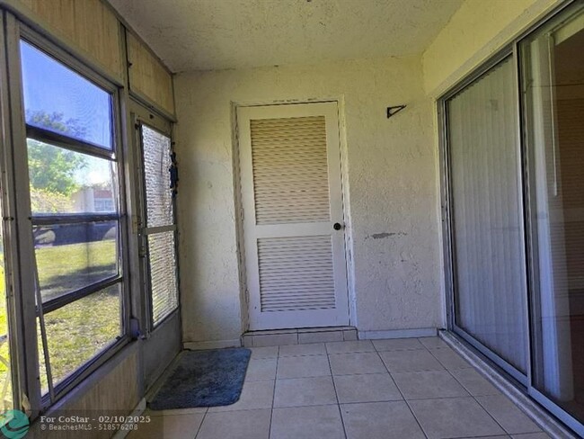 Building Photo - 2828 Casita Way