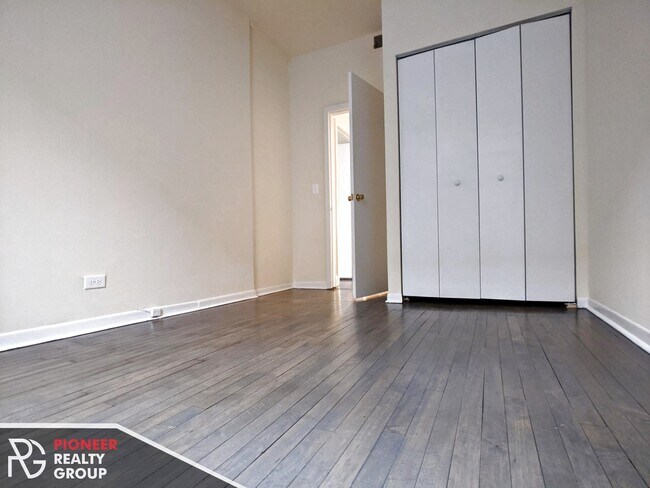 Building Photo - 2323 N Kedzie Blvd