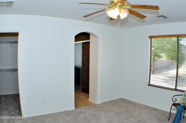 Building Photo - 5426 W Dove Mountain Park Rd