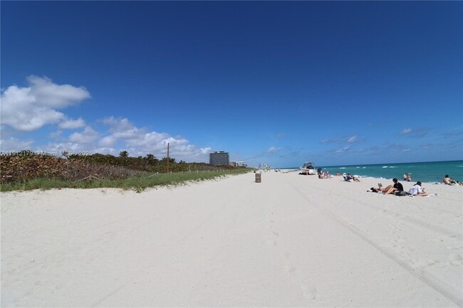 Building Photo - 540 74th St