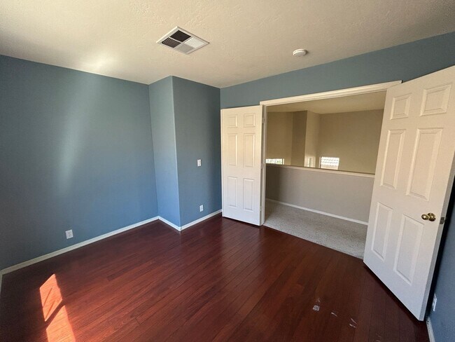 Building Photo - 4447 E Creosote Dr