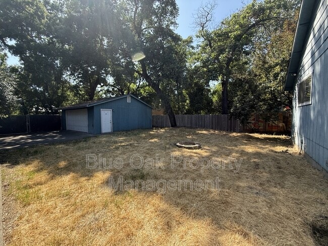 Building Photo - 438 Ash St