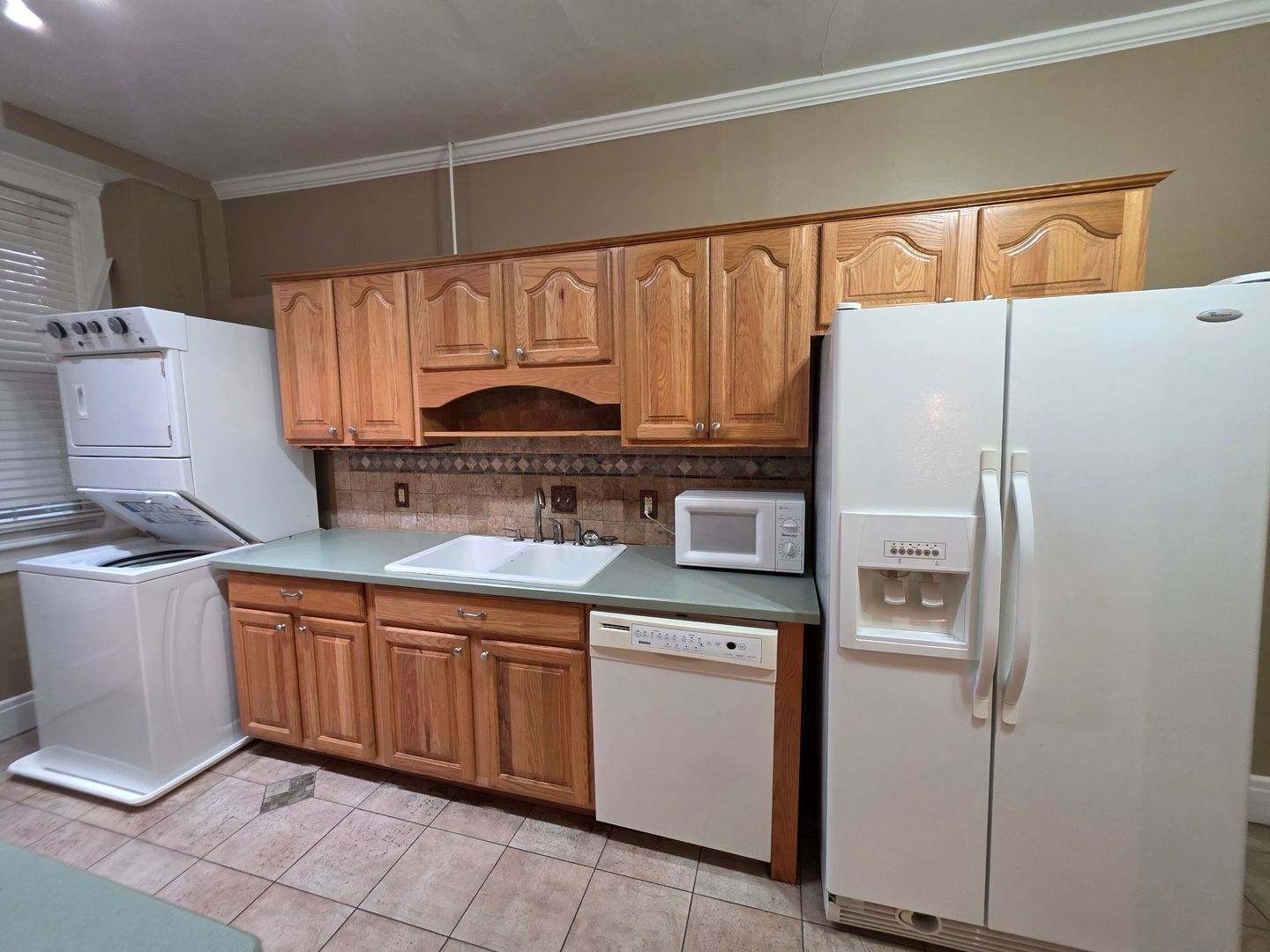 Building Photo - 600 W Olney Rd