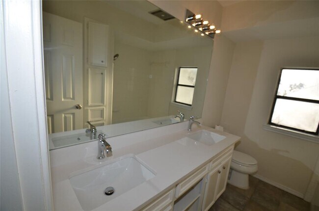 Building Photo - 7801 Parliament Pl