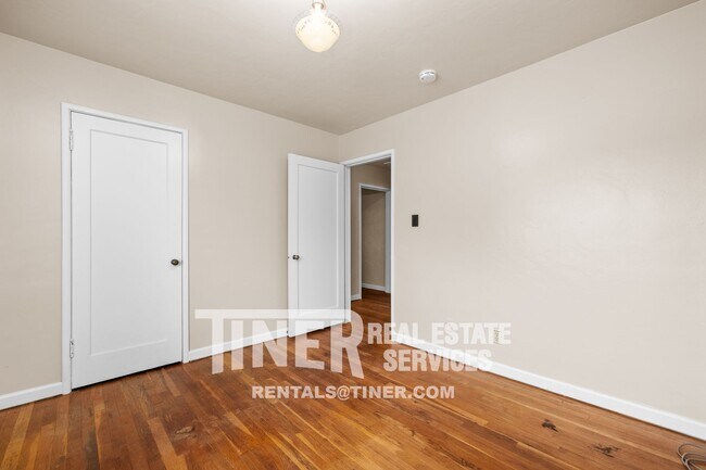 Building Photo - Tahoe Park Charmer with remodeled kitchen