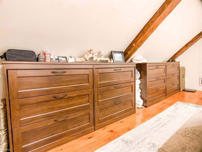 Building Photo - 306 Riverside Ave