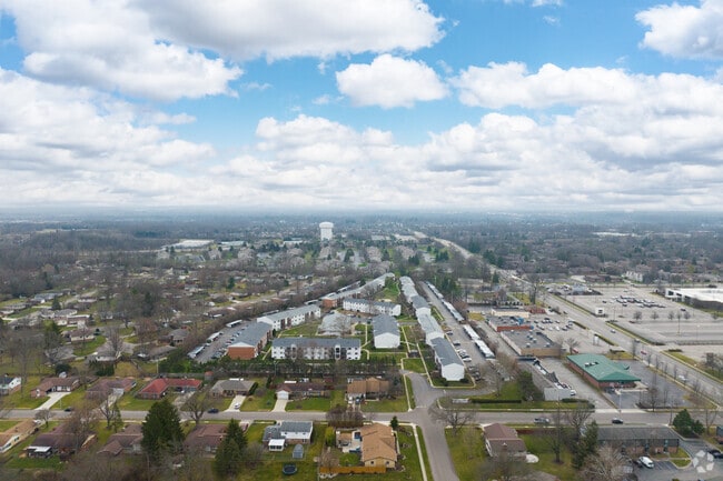 Aerial Photo - Coach House Manor Condominiums