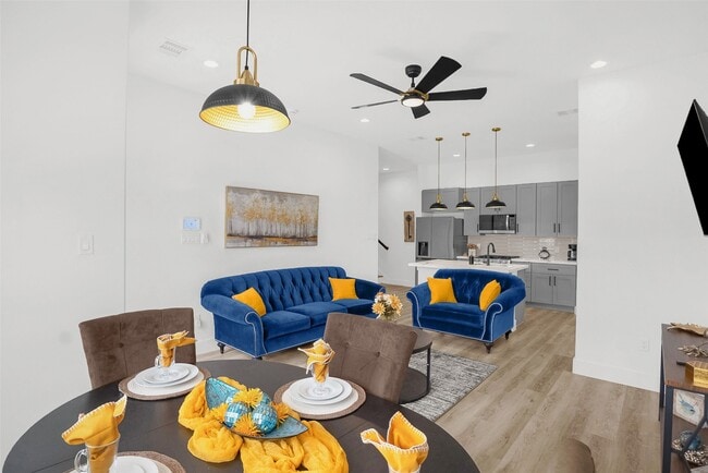 Building Photo - 4321 McKinley St