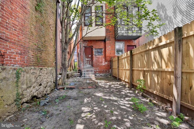 Building Photo - 4107 Ludlow St