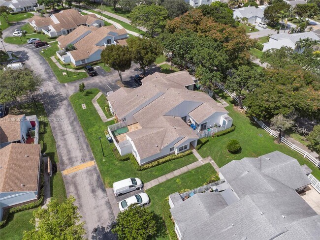 Building Photo - 13737 SW 147th Cir Ln