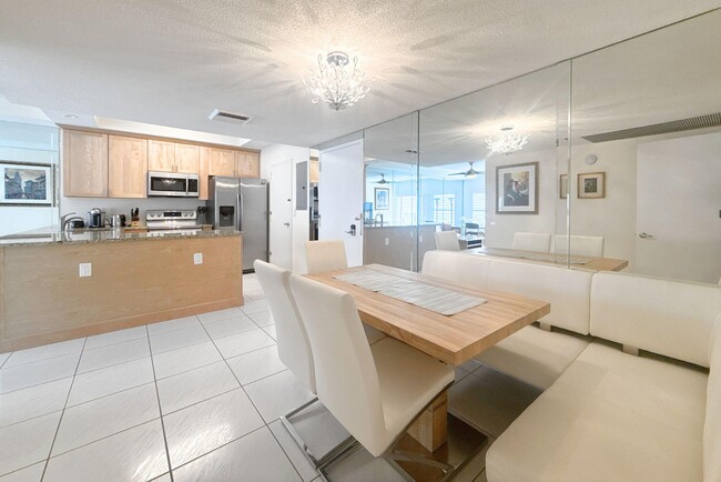 Building Photo - 3230 S Ocean Blvd
