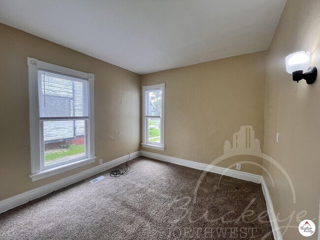 Building Photo - 3113 Scottwood Ave