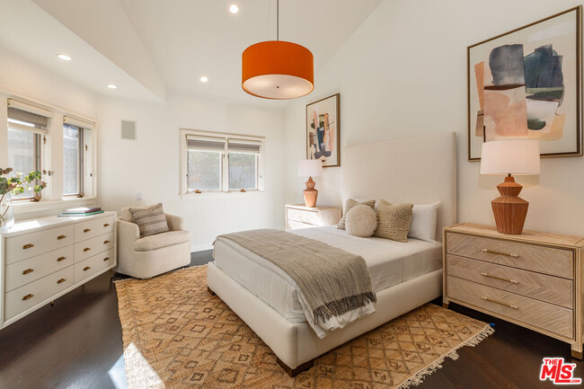 Building Photo - 851 Glenmont Ave