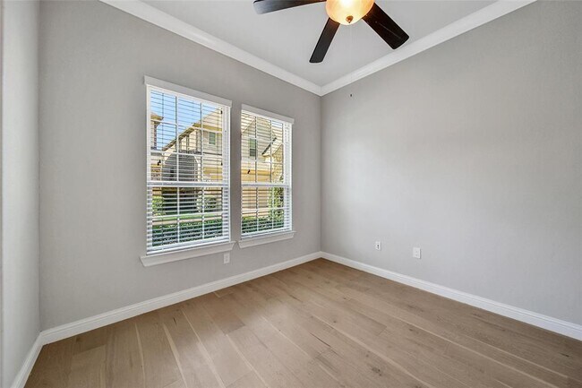 Building Photo - 18323 Parkview Point Dr