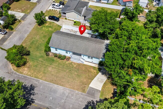 Building Photo - 433 Belle Dr