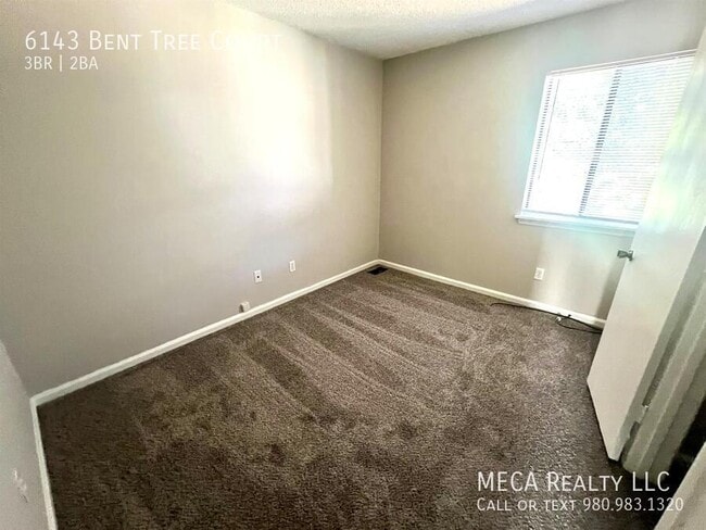 Building Photo - 6143 Bent Tree Ct