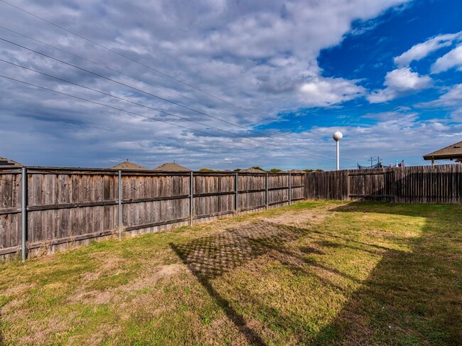 Building Photo - 372 Spinnaker Loop