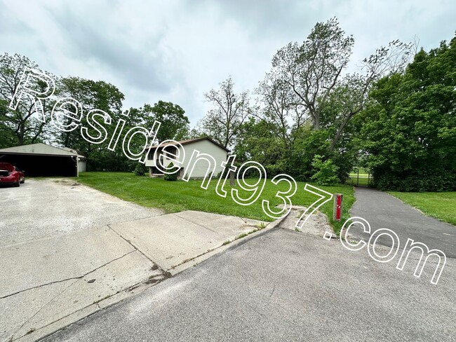 Building Photo - 3 Bed 2 Bath Home