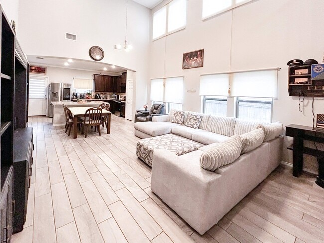 Building Photo - 8723 Shiloh Rock Dr