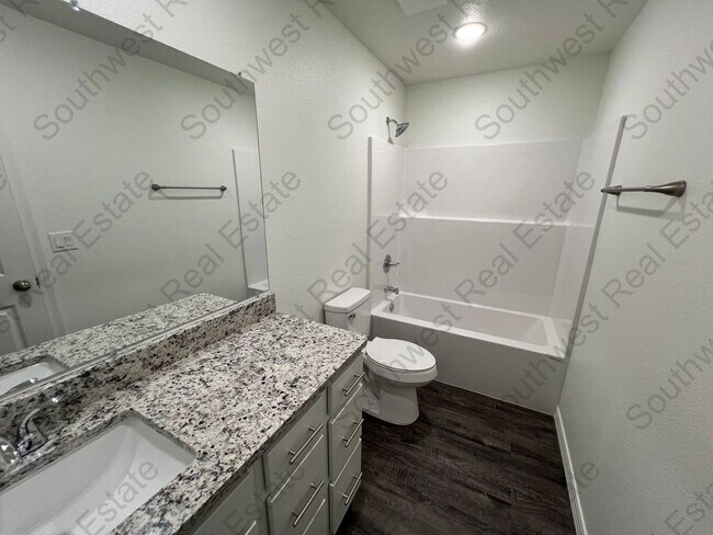 Building Photo - 2125 Bobwhite Ct