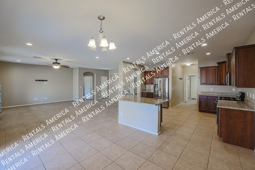 Building Photo - 2954 E Coconino Dr