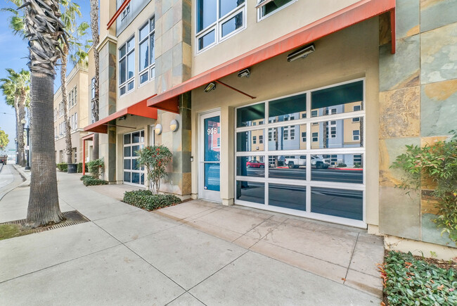 front of condo - 906 E Santa Ana Blvd