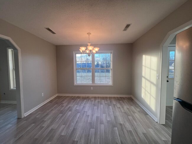 Building Photo - 1240 Inabinet Dr