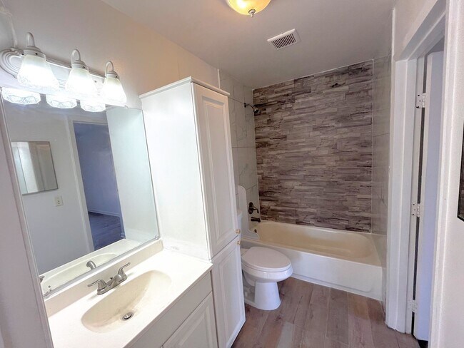 Building Photo - 5151 Picadilly Circus Ct