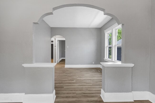 Building Photo - 5721 Floy Ave