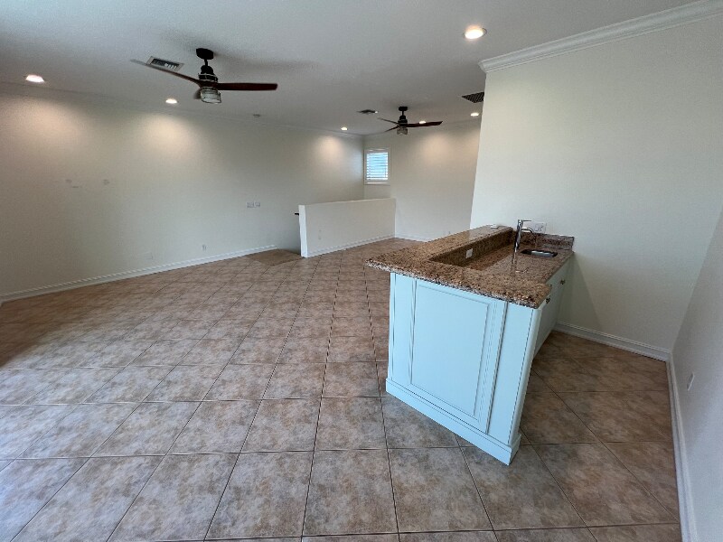 Building Photo - 934 SW 48th Terrace