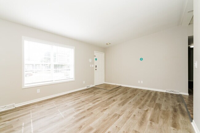 Building Photo - 3266 Sextant Dr