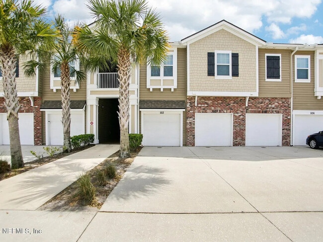 Primary Photo - Stunning Townhome off SR 16 on Sebatian Cove