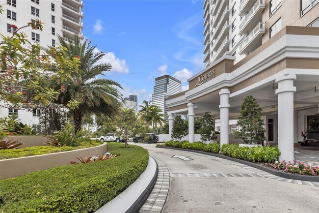 Building Photo - 801 Brickell Key Blvd