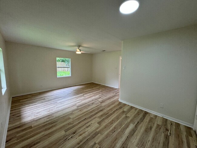 Building Photo - 3-Bedroom House for Rent in Copperas Cove