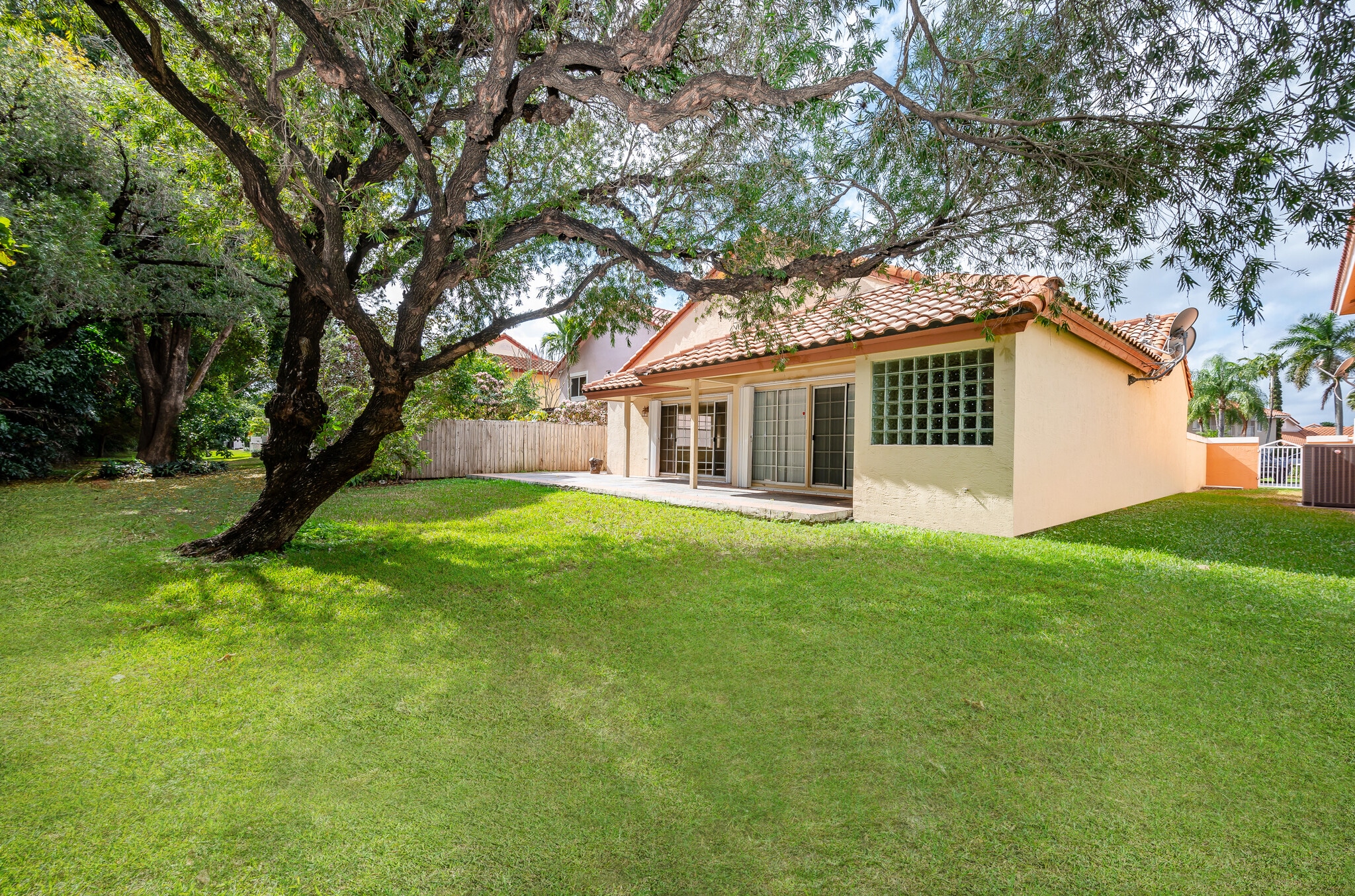 Building Photo - 4725 NW 103rd Ct