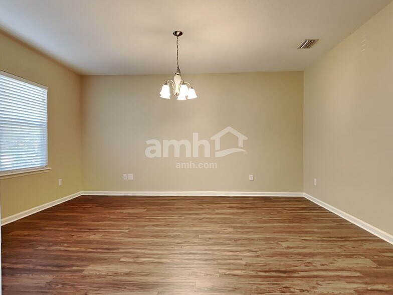 Building Photo - 655 Sunny Stroll Dr