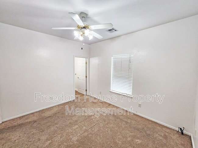 Building Photo - 530 Bourbon St