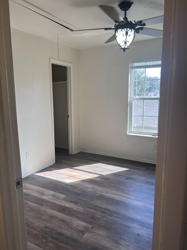Building Photo - 5429 Prince Dr
