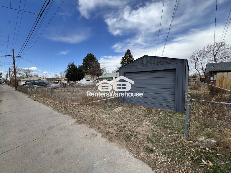 Building Photo - 3525 Forest St