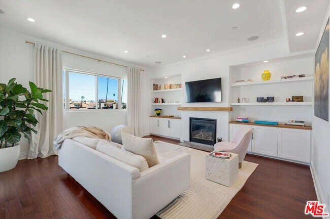 Building Photo - 1316 Amherst Ave