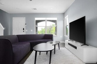 Building Photo - 5505 Viewpoint Dr