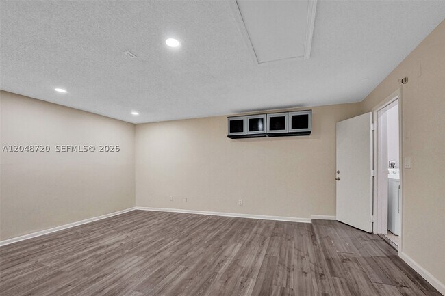 Building Photo - 1224 Sussex St