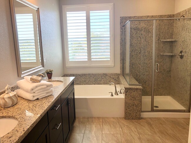 Building Photo - Beautifully Upgraded 4 Bedroom, 3 Bathroom...